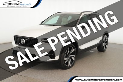 Used 2023 Volvo XC40 B5 Ultimate w/ Protection Package Premier