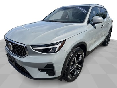 Used 2025 Volvo XC40 B5 Core