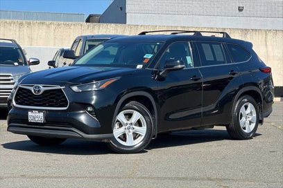 Certified 2022 Toyota Highlander LE