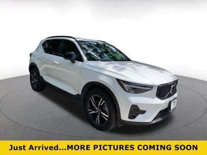 Used 2024 Volvo XC40 B5 Core