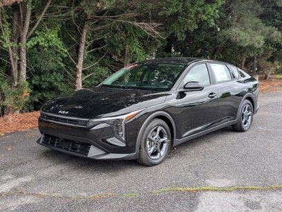 New 2025 Kia K4 LX