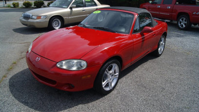 Used 2005 MAZDA MX-5 Miata w/ Convenience Pkg