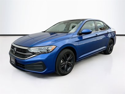 Certified 2022 Volkswagen Jetta SE w/ Panoramic Sunroof Package