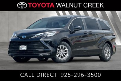 Certified 2023 Toyota Sienna LE