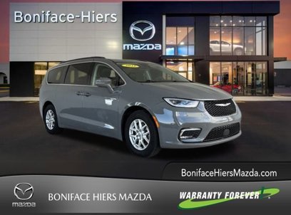 Used 2022 Chrysler Pacifica Touring-L