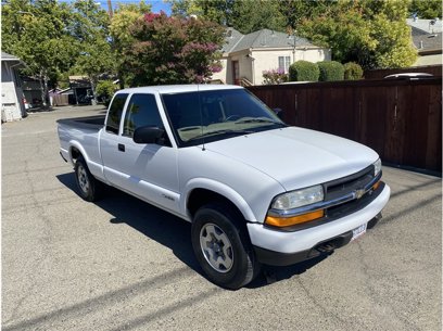 Used 2002 Chevrolet S10 Pickup LS w/ LS Preferred Equipment Group