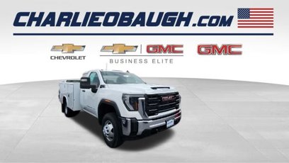 New 2024 GMC Sierra 3500 Pro w/ Convenience Package