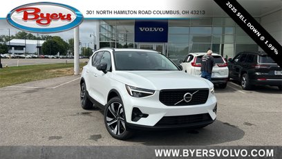 New 2025 Volvo XC40 B5 Plus w/ Climate Package