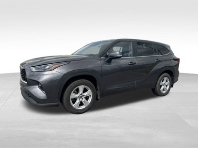 Used 2023 Toyota Highlander LE