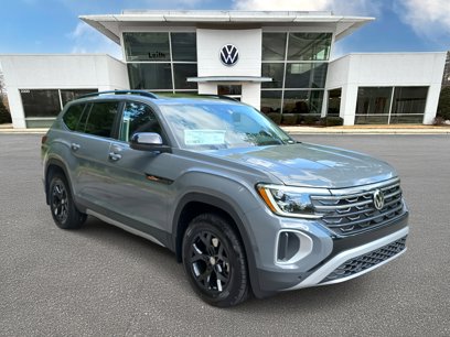 New 2025 Volkswagen Atlas Peak Edition SE