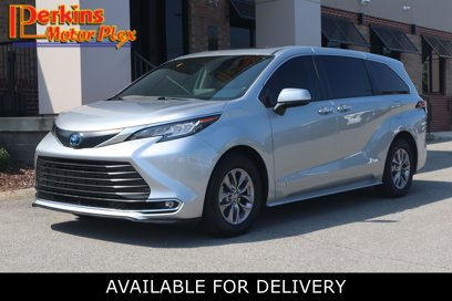 Used 2021 Toyota Sienna XLE