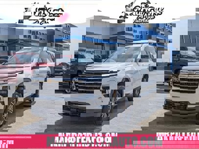 New 2025 Chevrolet Traverse LT w/ LPO, Floor Liner Package