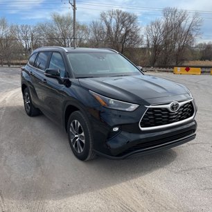 Used 2024 Toyota Highlander XLE