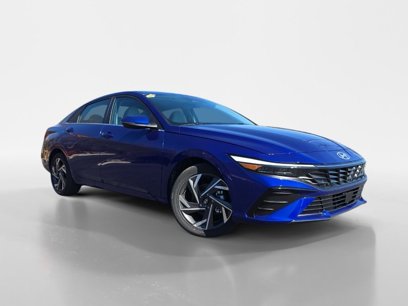 New 2025 Hyundai Elantra Limited w/ Cargo Package