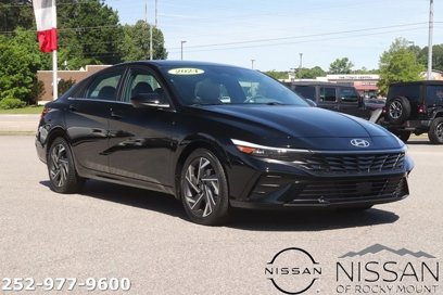 Used 2024 Hyundai Elantra SEL w/ Convenience Package