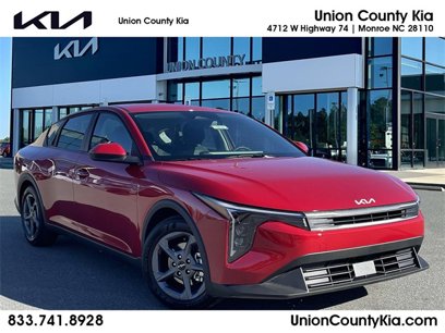 New 2025 Kia K4 LXS