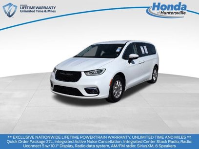 Used 2023 Chrysler Pacifica Touring-L