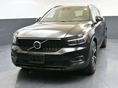 Used 2021 Volvo XC40 T5 R-Design w/ Climate Package