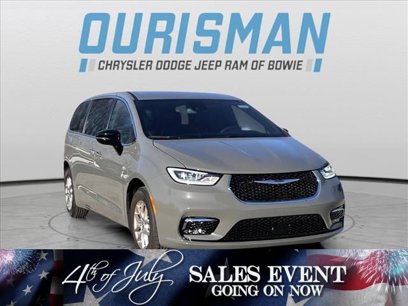 New 2025 Chrysler Pacifica Select