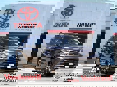 Used 2023 Toyota Sienna LE