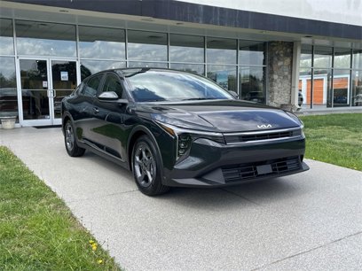 New 2025 Kia K4 LXS