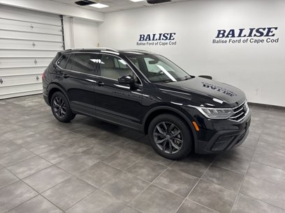 Used 2023 Volkswagen Tiguan SE w/ Panoramic Sunroof Package