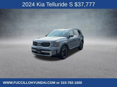 Used 2024 Kia Telluride S w/ S Sunroof Package