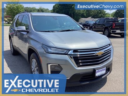 Used 2023 Chevrolet Traverse LT