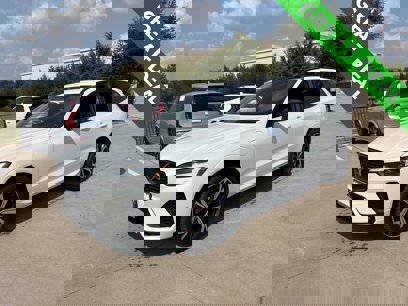 Used 2022 Volvo XC60 T8 R-Design w/ Advanced Package