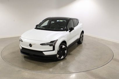 New 2025 Volvo EX30 Plus w/ Climate Package