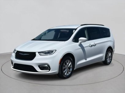 Used 2022 Chrysler Pacifica Touring-L w/ Uconnect Theater Family Group