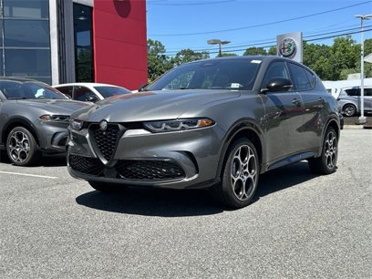 New 2025 Alfa Romeo Tonale w/ Premium Package