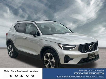 Certified 2025 Volvo XC40 B5 Plus w/ Protection Package Premier