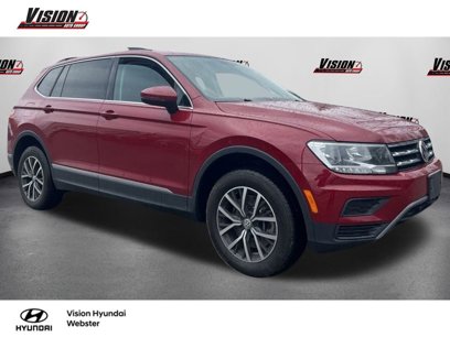Used 2020 Volkswagen Tiguan SE w/ Panoramic Sunroof Package