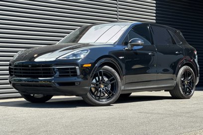 Used 2020 Porsche Cayenne E-Hybrid w/ Premium Plus Package