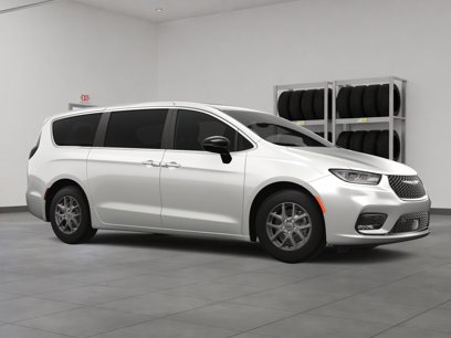 New 2025 Chrysler Pacifica Select