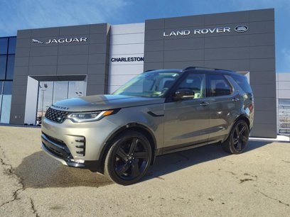 New 2025 Land Rover Discovery Dynamic SE