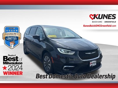Used 2023 Chrysler Pacifica Touring-L