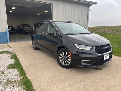 Used 2021 Chrysler Pacifica Touring-L