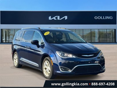 Used 2018 Chrysler Pacifica Touring-L w/ Tire & Wheel Group