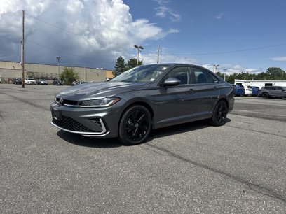 Certified 2025 Volkswagen Jetta SE w/ Sunroof Package