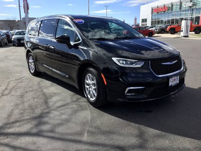 Used 2023 Chrysler Pacifica Touring-L