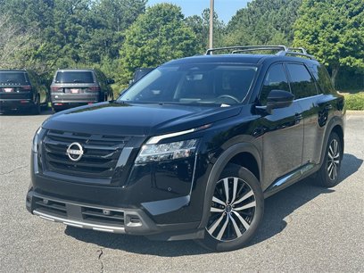 Used 2024 Nissan Pathfinder Platinum w/ Black Appearance Package