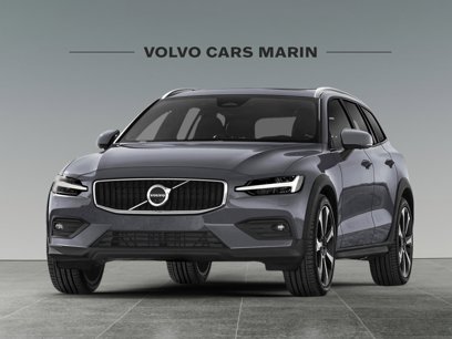 New 2025 Volvo V60 B5 Cross Country Ultra w/ Climate Package