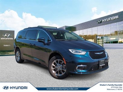 Used 2022 Chrysler Pacifica Touring-L