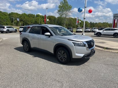 Used 2023 Nissan Pathfinder SV