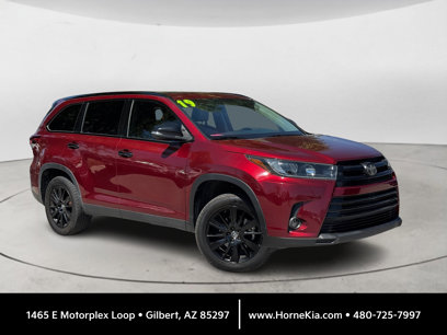 Used 2019 Toyota Highlander SE