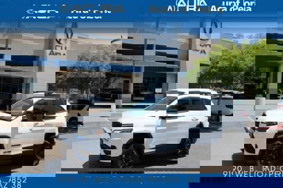 Used 2023 Jeep Cherokee Altitude Lux