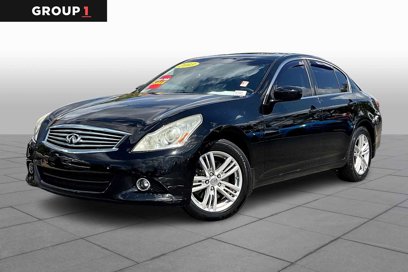 Used 2013 INFINITI G37 x w/ Premium Pkg