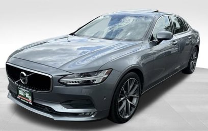 Used 2017 Volvo S90 T6 Momentum w/ Vision Package